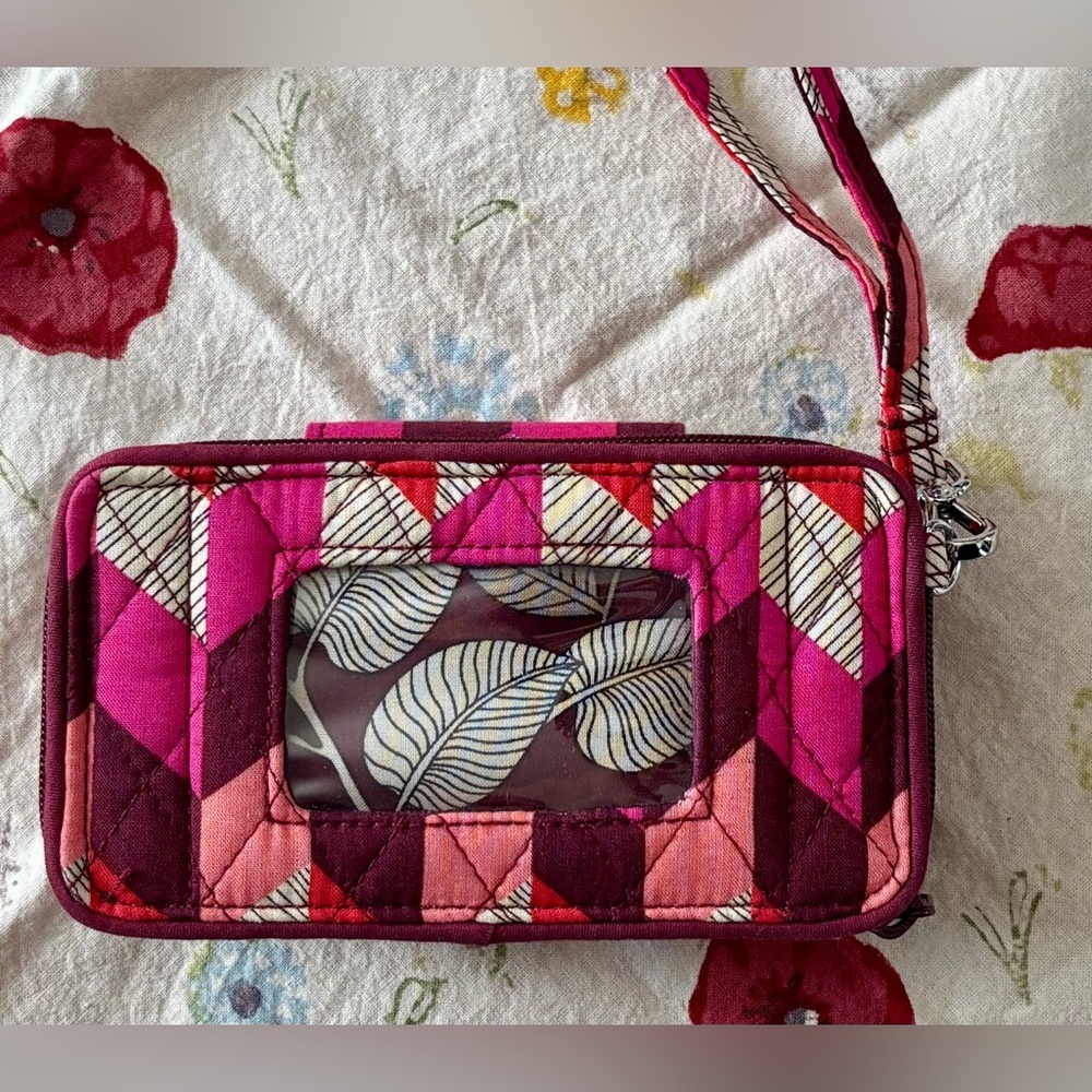 🎈2/$40, 3/$50🔶 VERA BRADLEY NWOT quilted Geometric Patterned Wristlet/Wallet - Picture 5 of 16